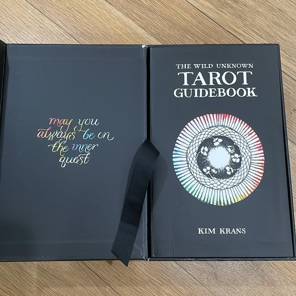 Kim Krans The Wild Unknown Tarot Deck and Guidebook (in keepsake box) - Picture 3 of 6